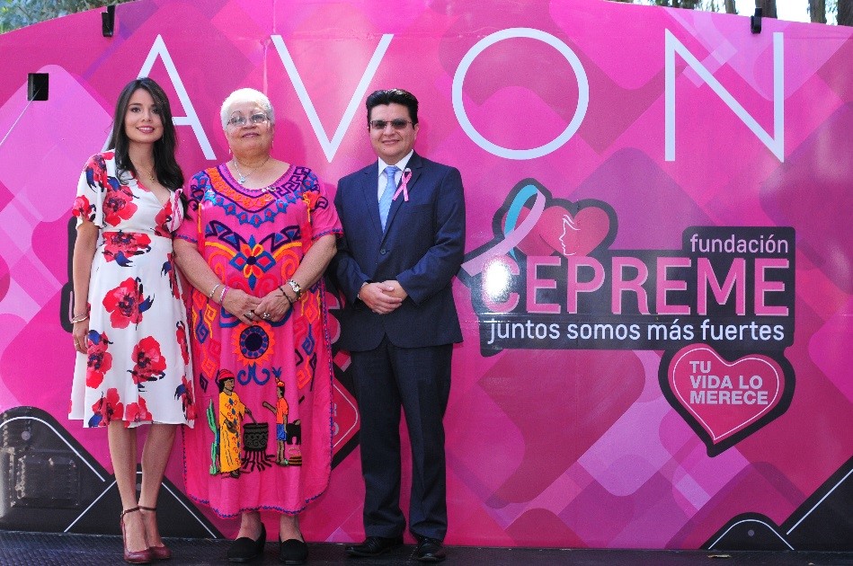 Ecuador's breast cancer prevention message reaches thousands