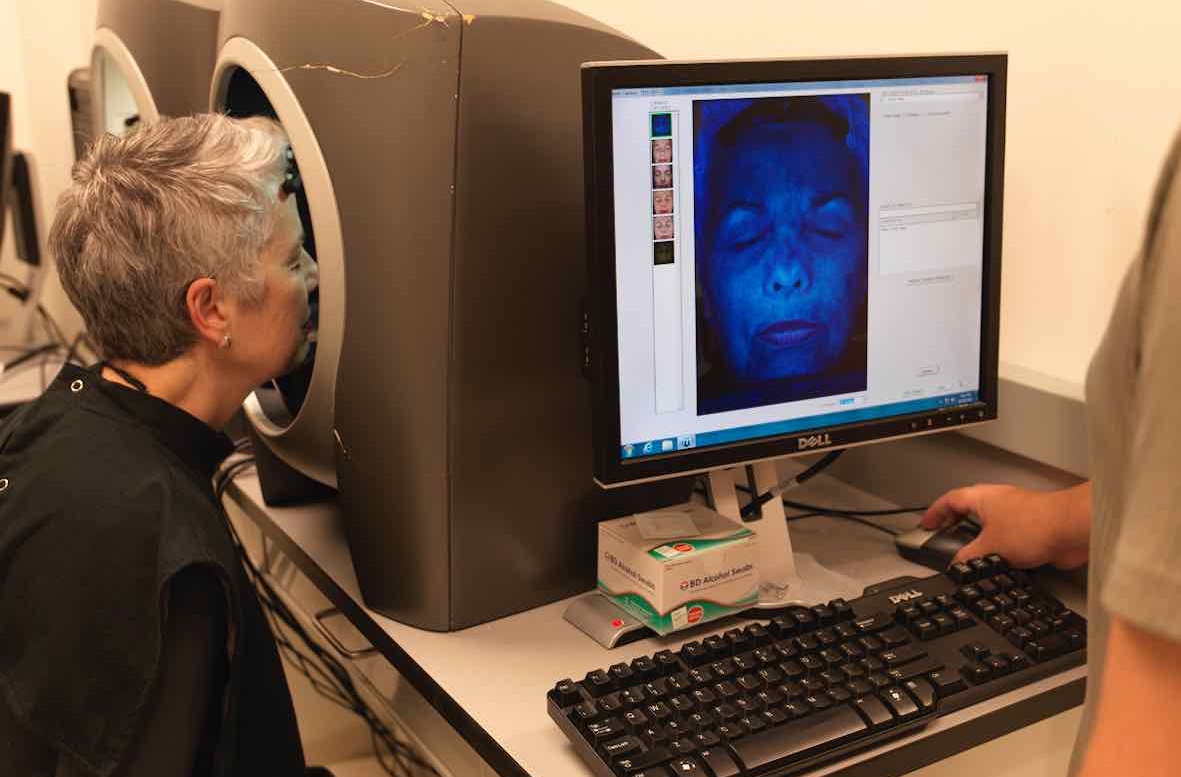 Are our mobile phones ageing our skin? 