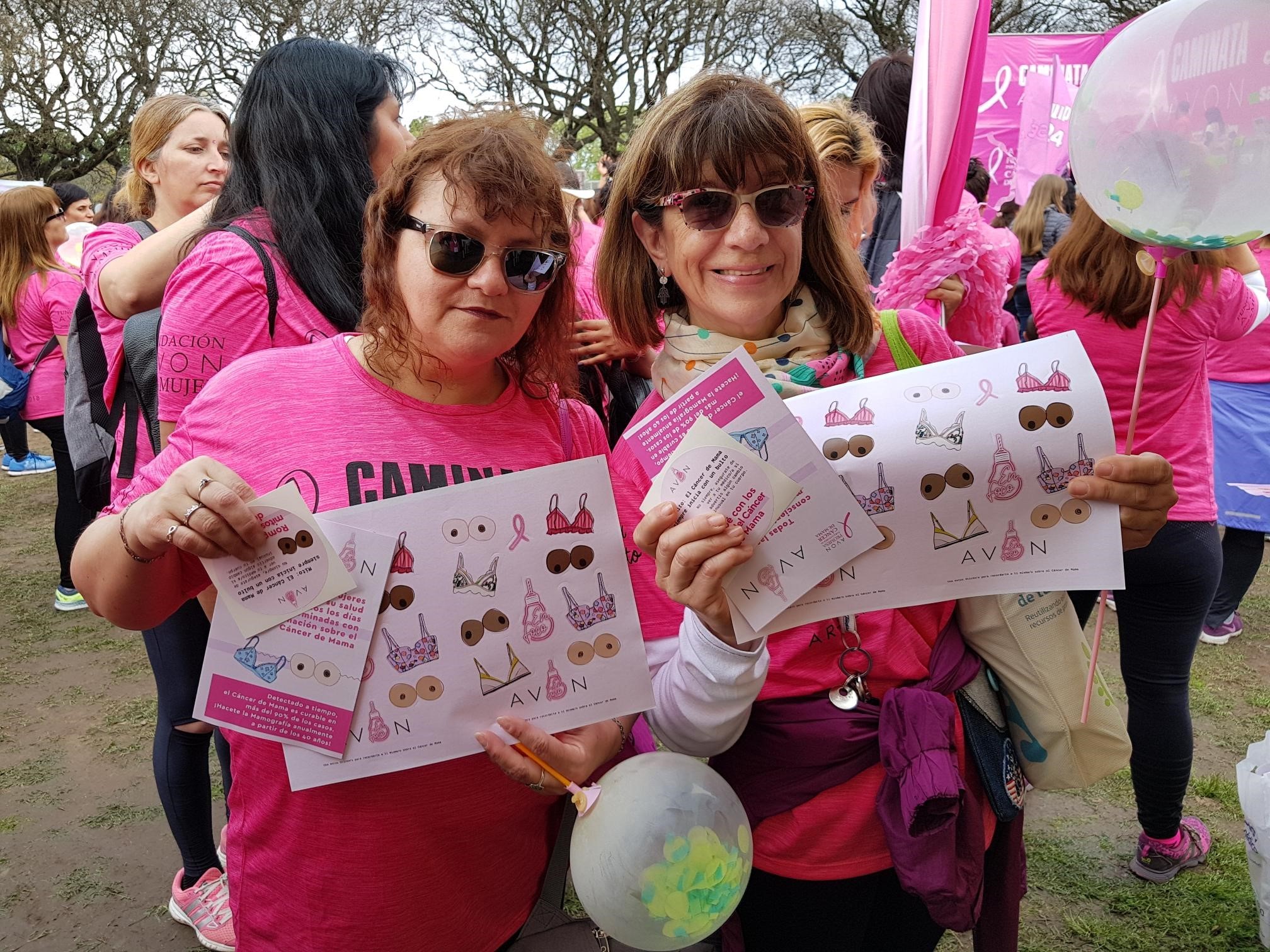 Avon Argentina walks for Breast Cancer Awareness Month